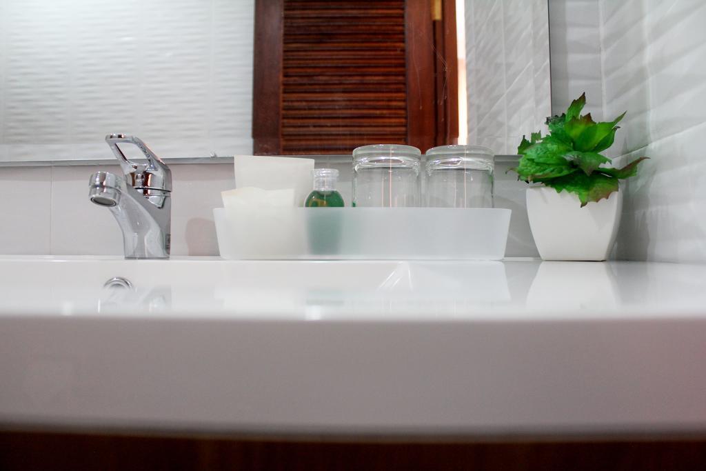 Hotel The Little Nest Phuket Habitación foto